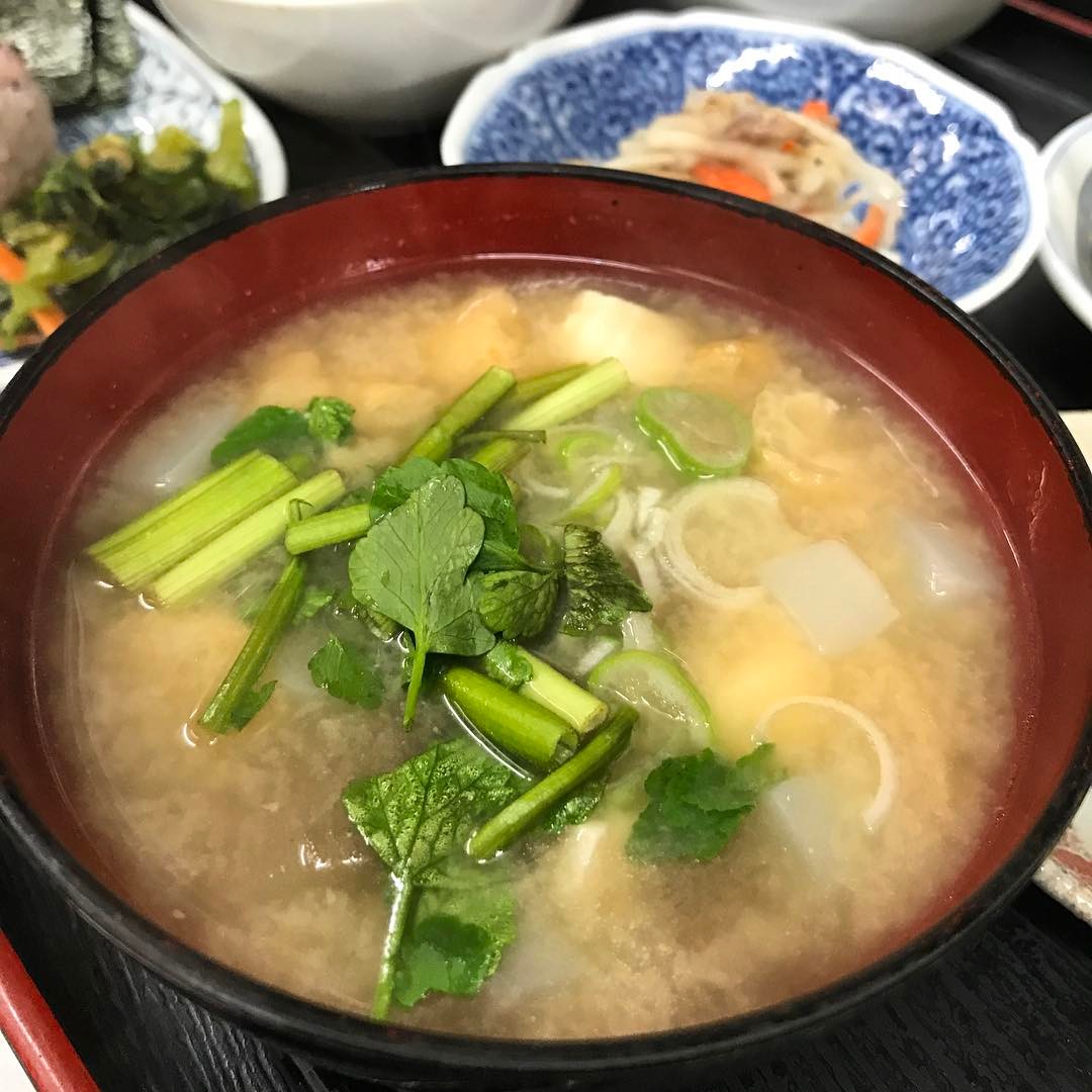 1月のお味噌汁は「納豆汁」
ほっこりあたたまってくださいね〜