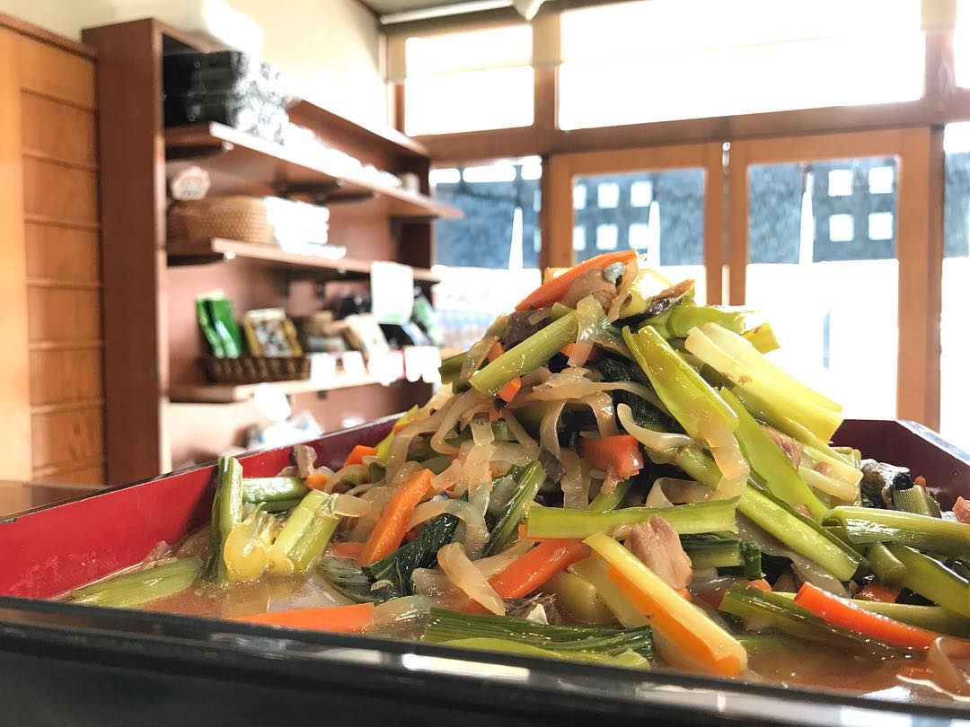 ぎんぼ煮 山辺の農家さんから 採りたてのぎんぼ 春を感じる煮物です ヤマキチお惣菜 ヤマキチ煮物 お惣菜 煮物 ぎんぼ煮 ギンボ煮 ヤマキチ 日本の食卓 山辺 山辺町 山形 Japan ヤマキチ 山形県山辺町 天然手造り味噌醸造元お惣菜とお食事の店