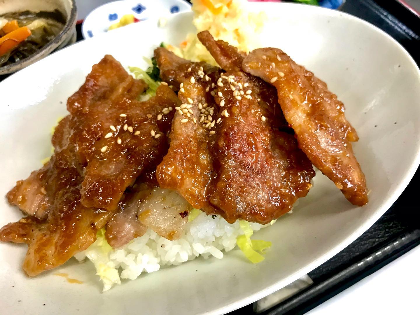 舞米豚の味噌丼

今週も美味しく
ヤマキチをどうぞご贔屓に
よろしくお願いいたします‍♂️