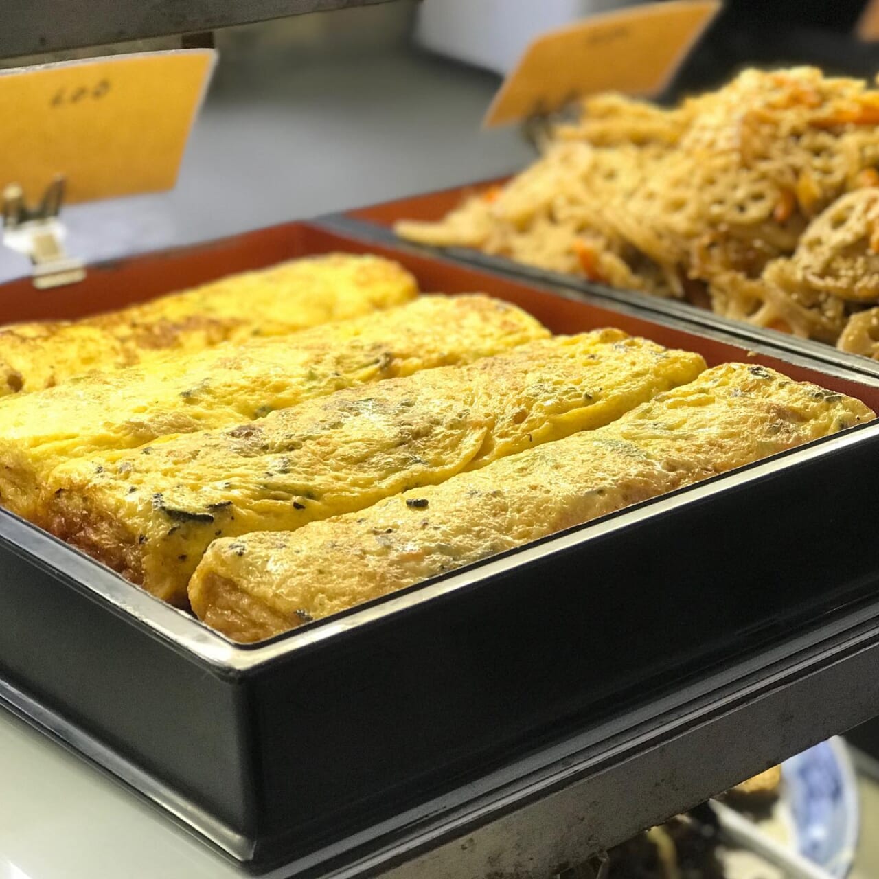 今週もどうぞご贔屓に
よろしくお願いいたします‍♂️

厚焼き玉子

ヤマキチさんの厚焼き玉子美味しいって
聞いて〜
というお客さまが最近増えてます?
ありがとうございます！
今日も美味しく焼き上がりましたよ〜