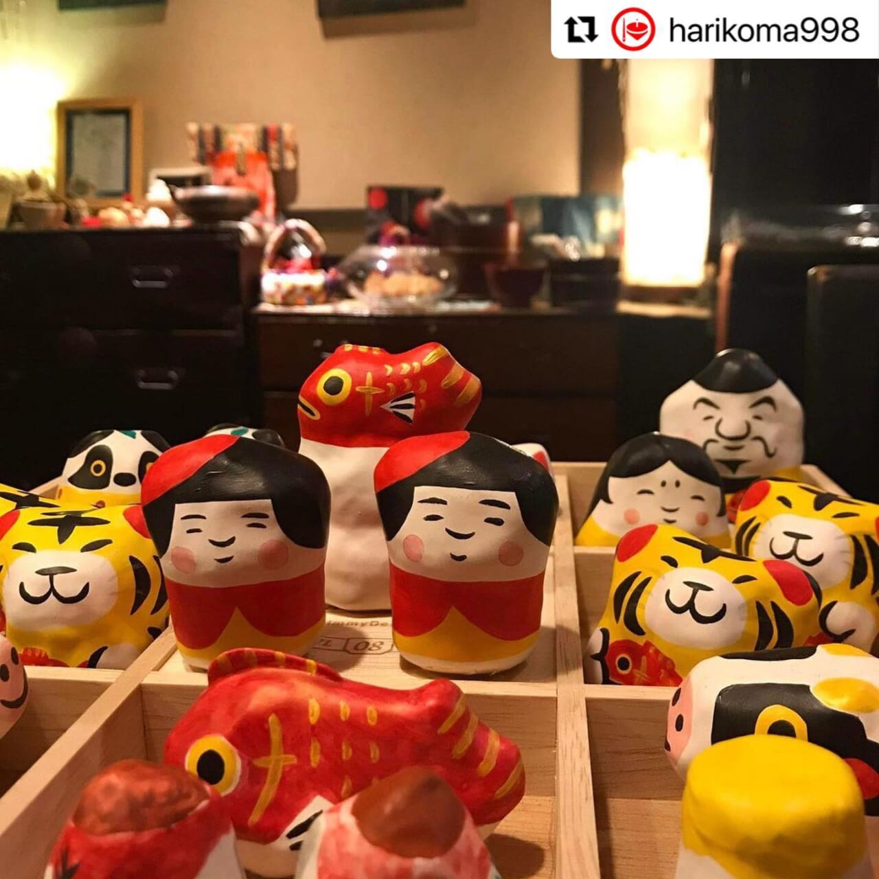 めんごいの揃いましたよ〜
皆さんぜひ！

@harikoma998 with @make_repost
・・・
村山地方ではりこま屋商品が買える唯一のお店山辺にある【ヤマキチ】さん。11月に入ったので、来年の干支や新作の干支などを納品させて頂きました〜。ランチのついでに、お惣菜を買いに行ったついでに、是非ご覧下さいませ
ただいま、ヤマキチさんではPayPayのクーポンで20%の還元もやっていました張り子ちゃんも、お得に買っちゃて下さいよろしくお願いします