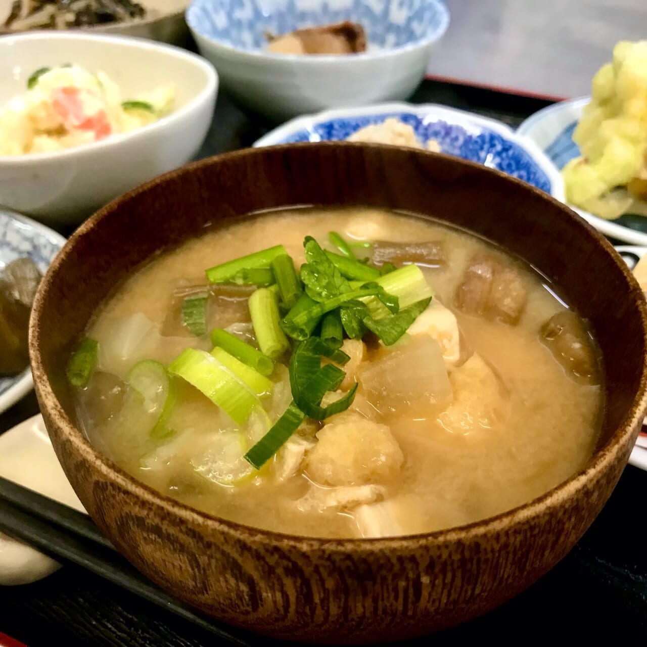 今日は七草
山形では七草粥のかわりに
納豆汁を食べて無病息災を祈願します。

#納豆汁　