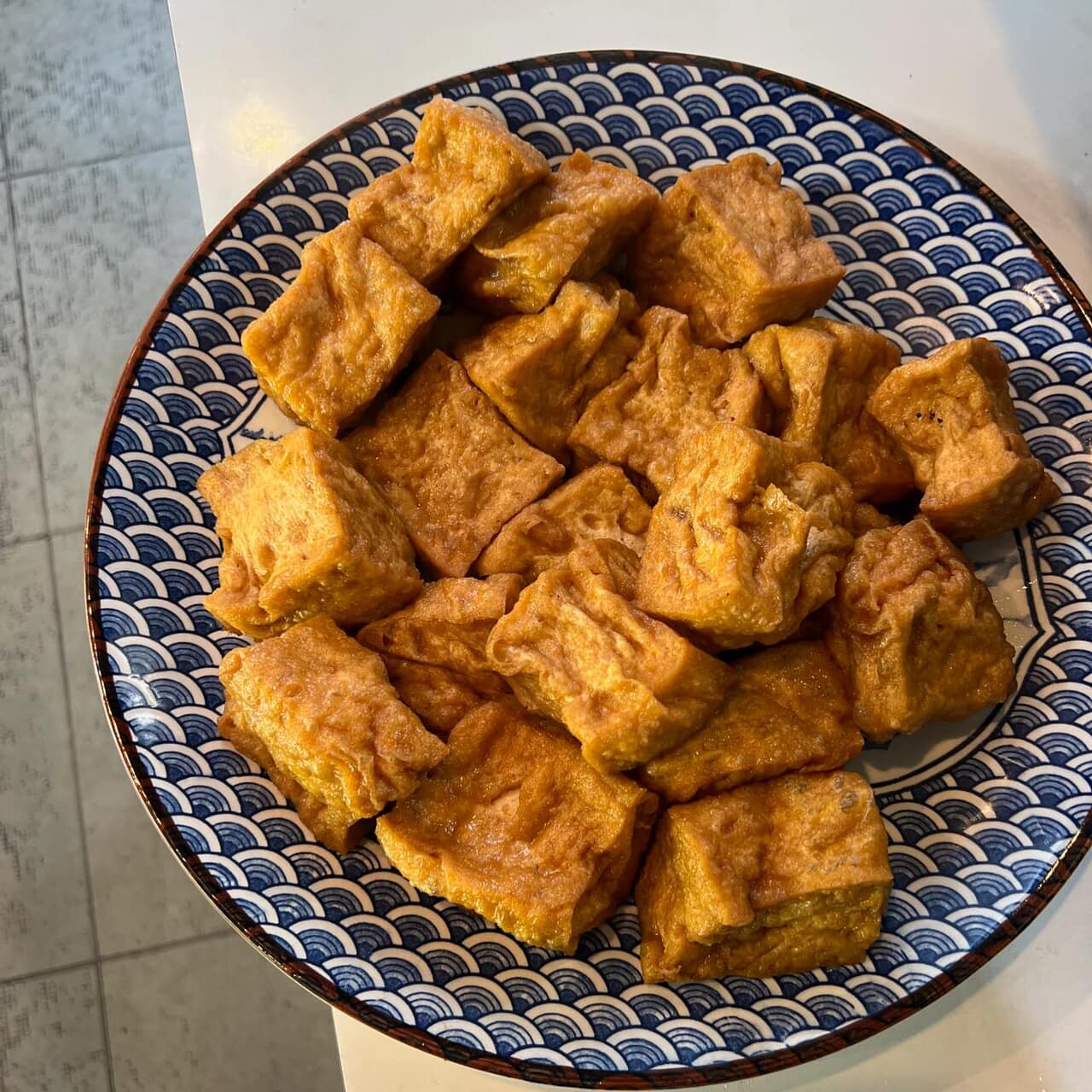 ヤマキチ名物
手揚げ豆腐煮

甘じょっぱくて今日も最高
ご飯とともに
そして、酒の肴に

晩げの一品にどうぞ〜〜