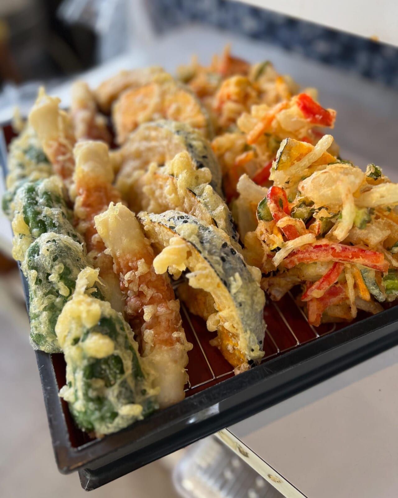 ヤマキチの天ぷら
蕎麦やうどんの付け合わせに
天丼もいいですね〜

雷雨⛈️ゴロゴロ
皆さまお気をつけて