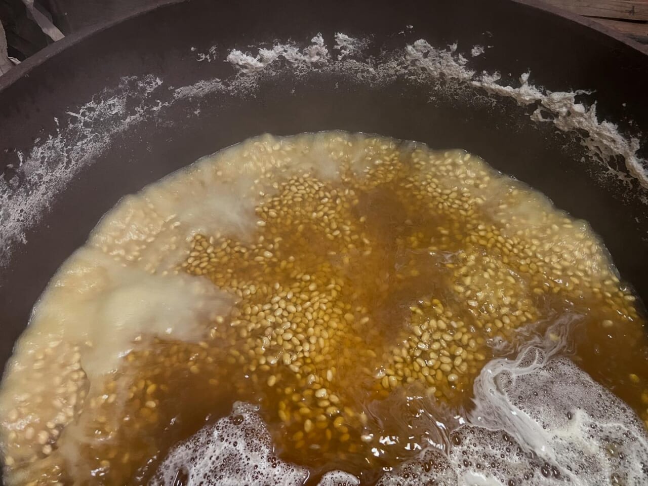 味噌仕込み
豆煮

山形県産大豆をことことと