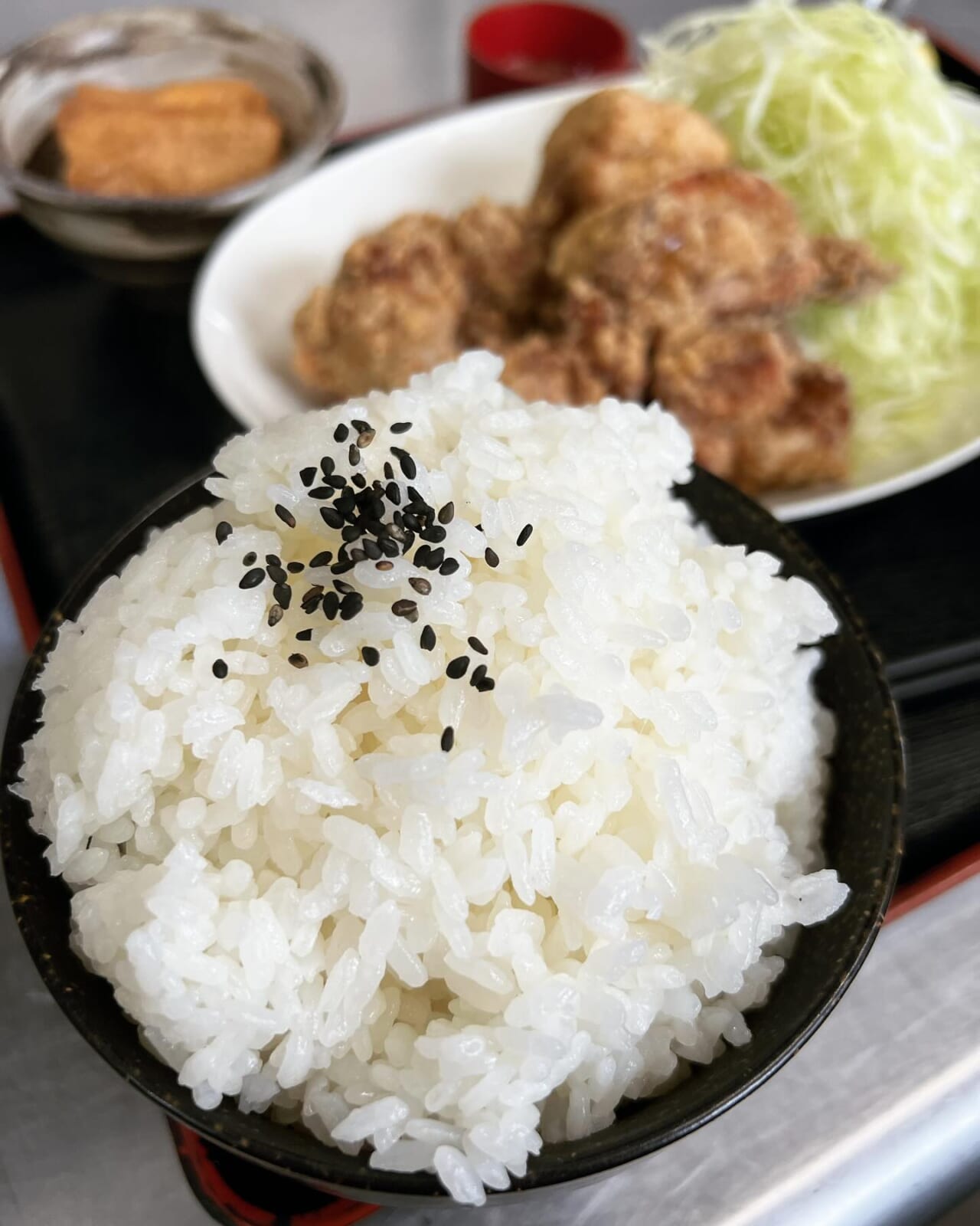 食欲の秋
ヤマキチでご飯バグバグ食べでください〜

ヤマキチでは定食のご飯の量が選べます
安心してお召し上がりください！